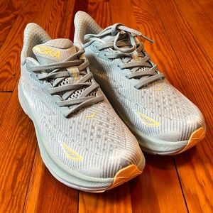 NEW HOKA ONE Women’s Clifton 9 running shoes sneakers 6.5B blue